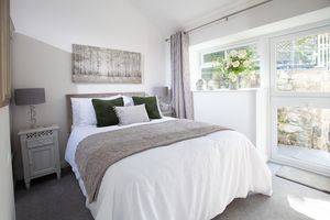 Annexe Bedroom- click for photo gallery